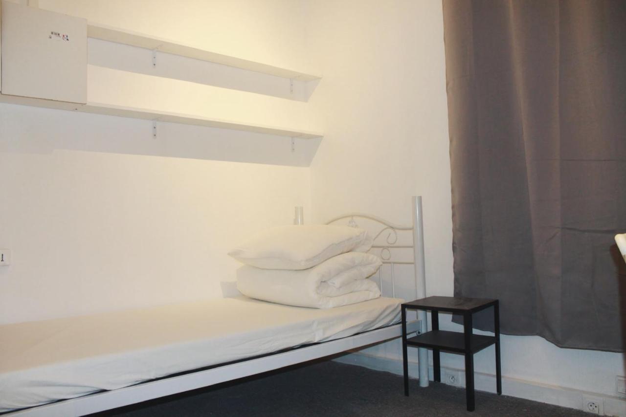 Chambre Simple avec Toilettes Communes